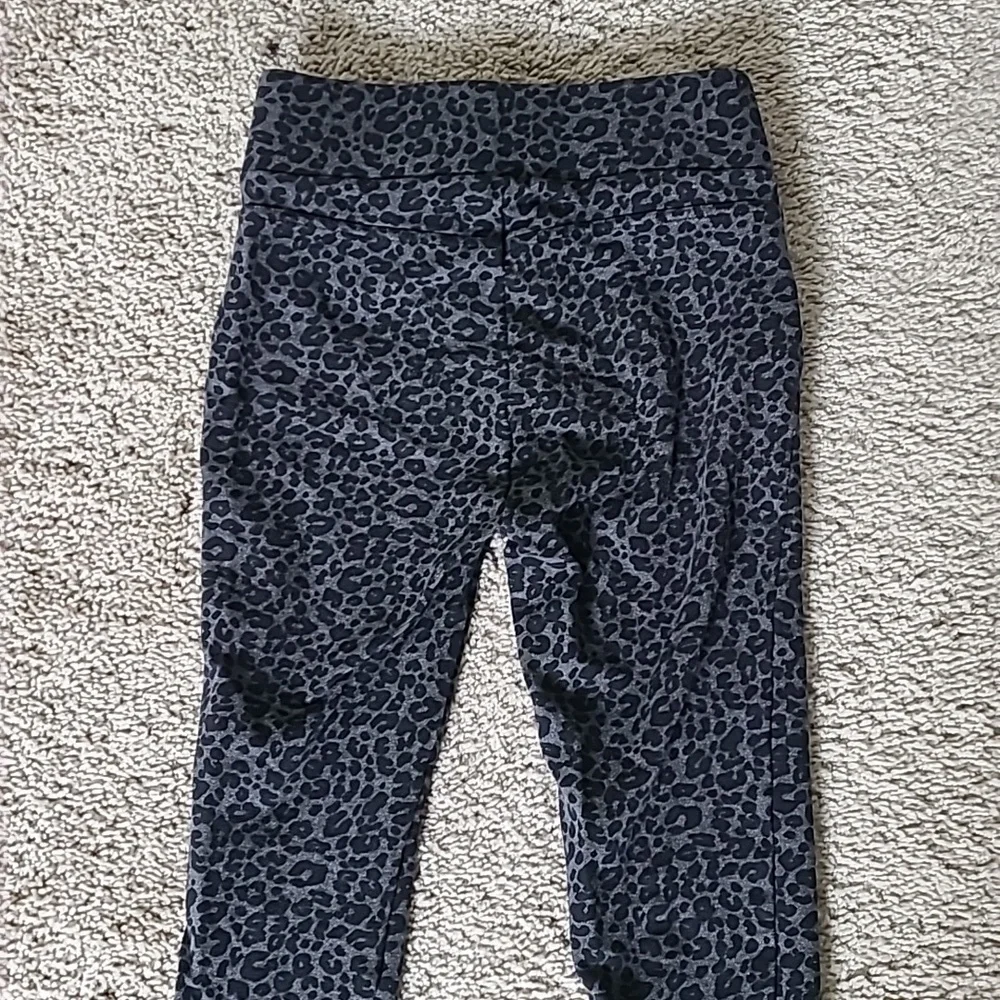 Loft leopard leggings XXSP - Picture 7 of 8